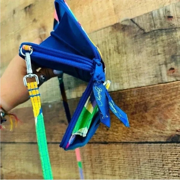 NWOT 
Vera Bradley Pop Art All In One Quilted
RFID Wristlet/Crossbody - Picture 11 of 11